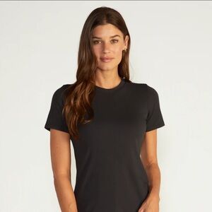 BYLT Premium Basics Women's Black Short Shiny Stretchy Sleeve Top Small